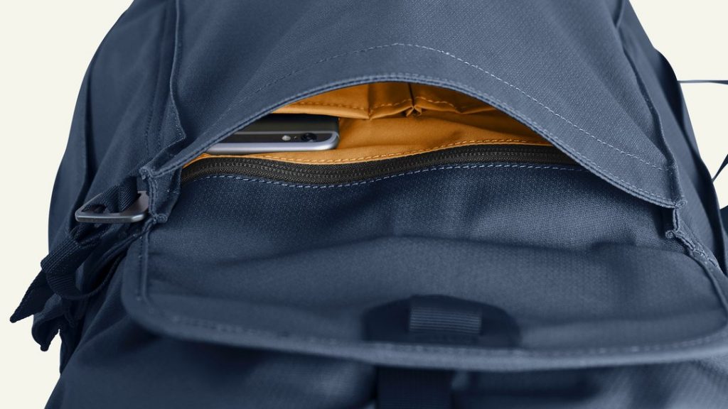 Millican Smith The Roll Pack 25L Front organization pocket.
