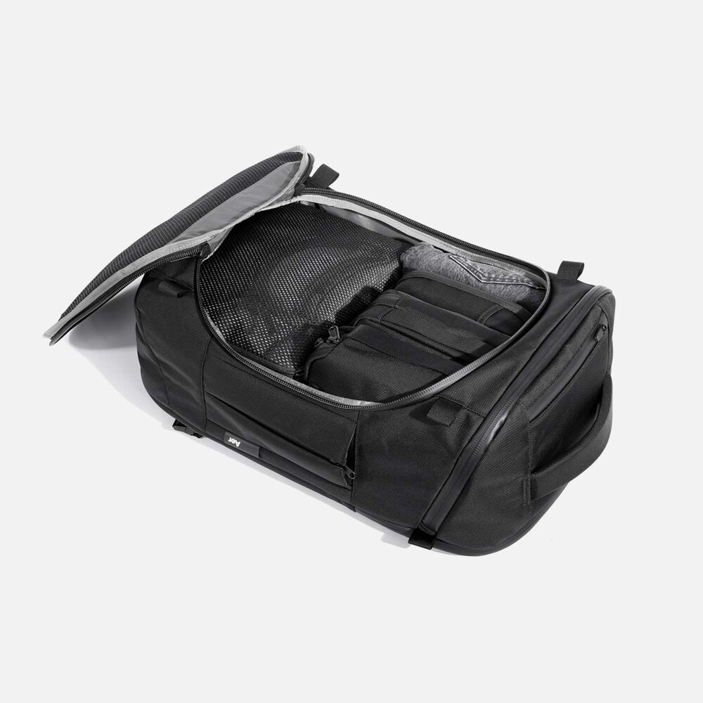 Aer Capsule Pack Large capacity. Big ol' mouth.