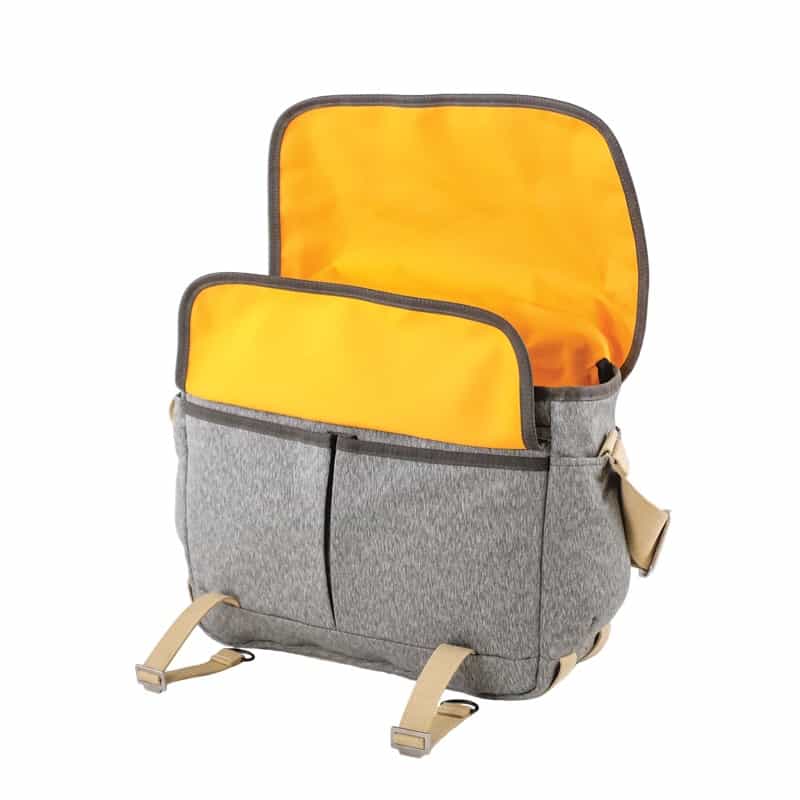 Trakke Bannoch Messenger Bag Simple organization. Those two pouches on the front are very useful.