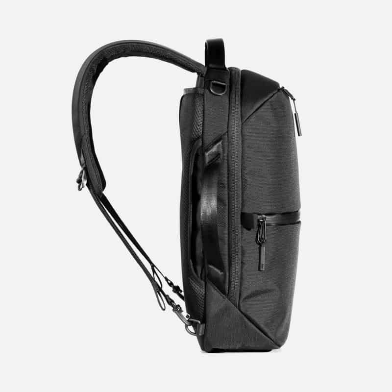 Aer Flight Pack 2 Simple, slim, compact footprint. Clean, minimal aesthetic.