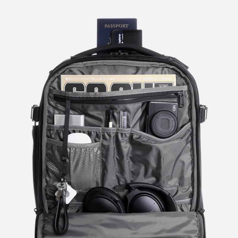 Aer Travel Pack 2.0 Solid internal organization throughout the compartments on this bag. Nice eye for modern needs.