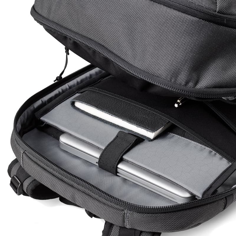 Heimplanet Transit Travel Pack The materials inside make this bag feel really nice to use.