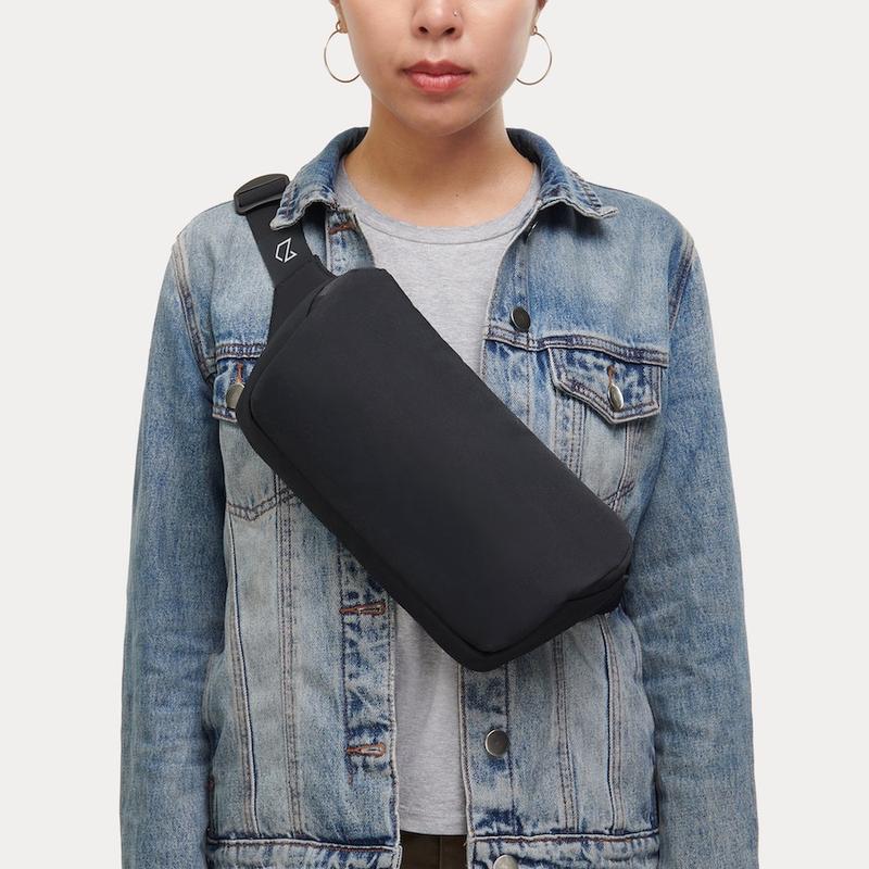 Minaal Crossbody Bag